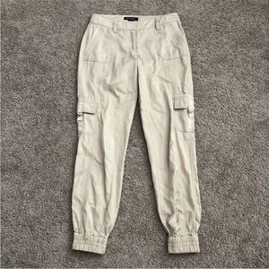 White House Black Market WHBM Beige Cargo Jogger Pants Size 6